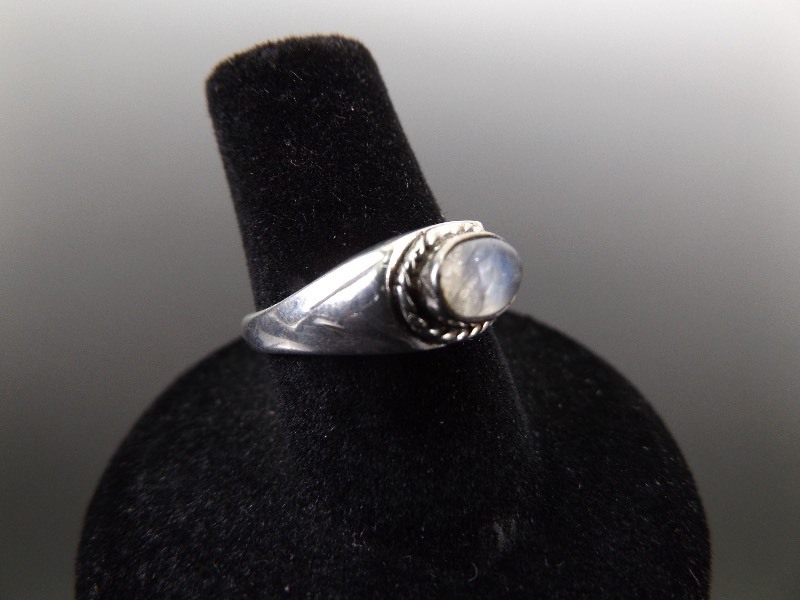 .925 Sterling Silver Moonstone Cabochon Ring Size 6.25