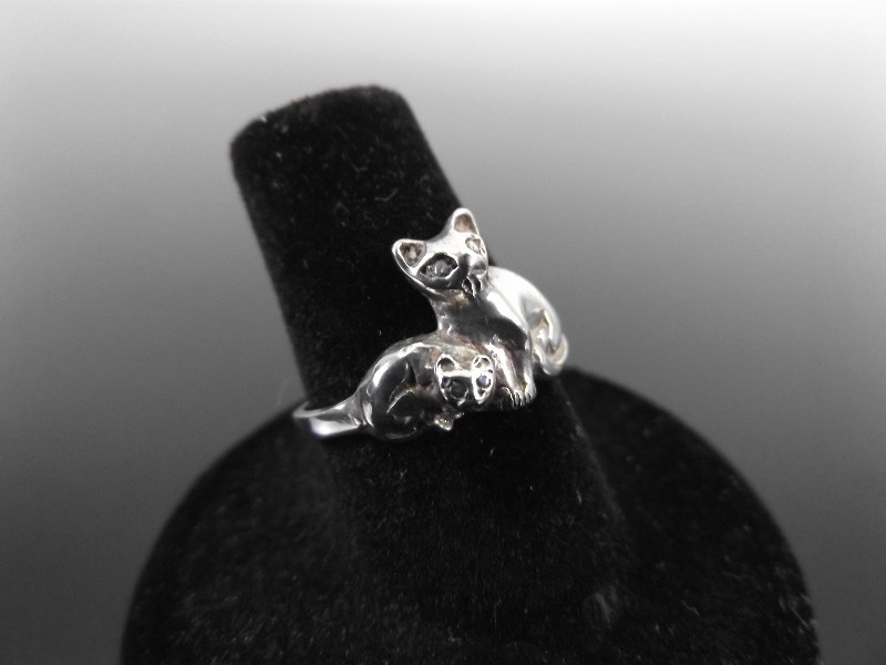.925 Sterling Silver Mama Cat and Kitten Ring Size 6.5