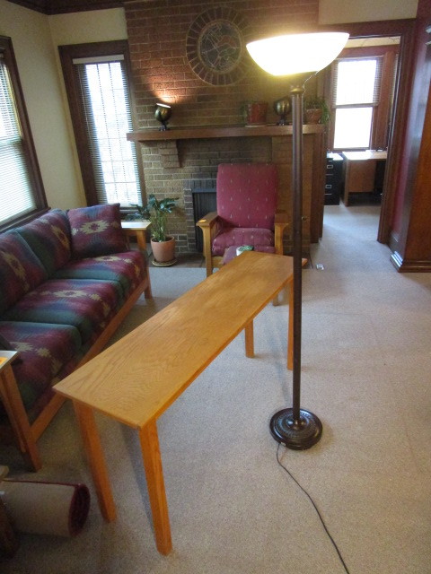 lot 107 image: OAK SOFA TBLE WITH FLOOR LAMP