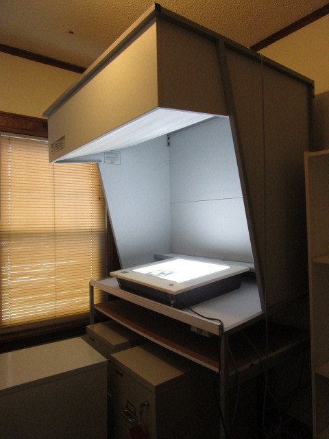 lot 116 image: CVS COLOR VIEWING STATIONLIGHT BOX