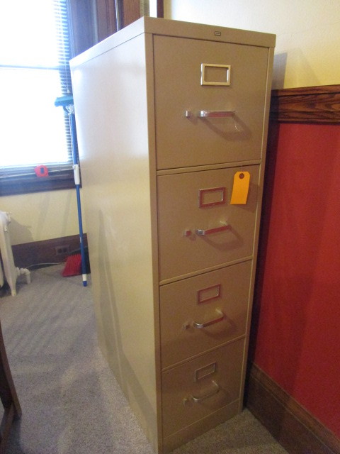 lot 120 image: 4 DRAWER FILE CABINET