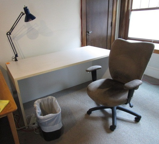 lot 127 image: HOME OFFICE SET UP