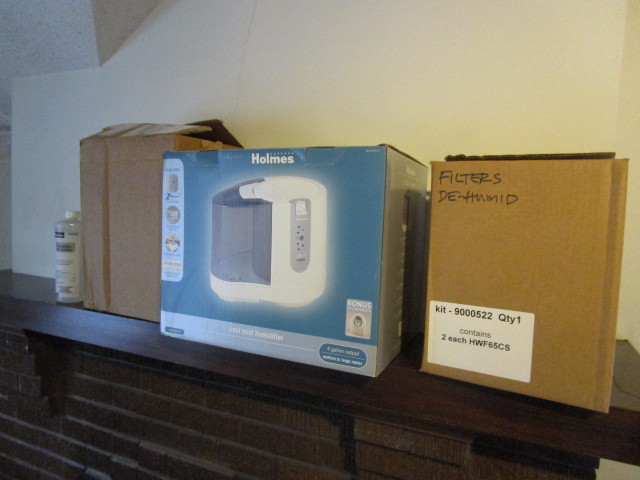 lot 138 image: HUMIDIFIER AND FILTERS