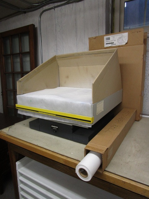 lot 150 image: ARTOGRAPH TABLETOP SPRAY BOOTH SYSTEM