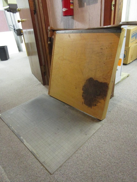 lot 156 image: HUGE MANUAL OPERATION PAPER CUTTER
