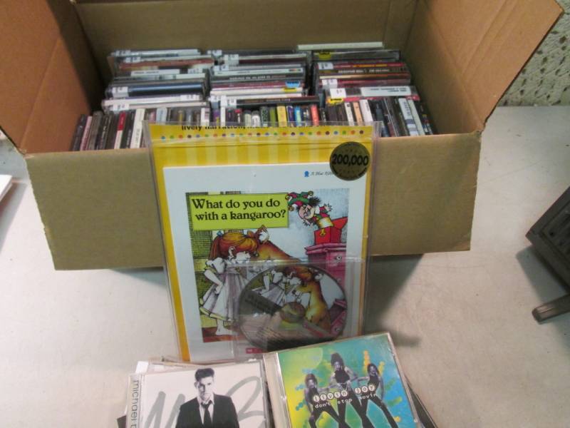 Large Lot of CDs  F-0...