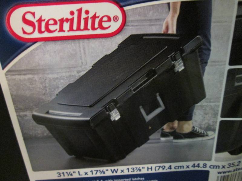 Sterilite 92 quart Footlocker Stora...