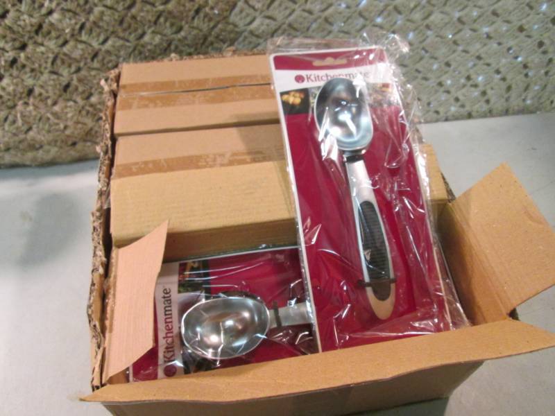 Lot of 18 Kitchen Mate Ice Cream Sc...