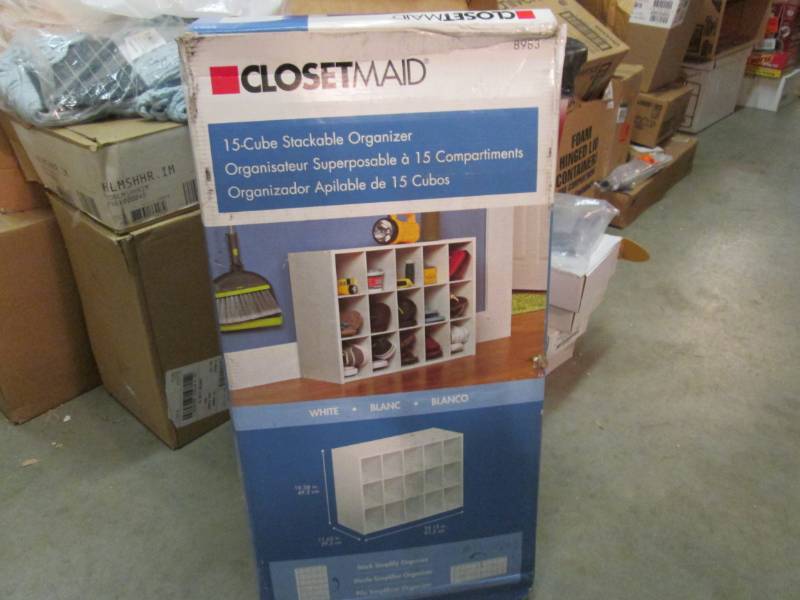 Closet Maid 24 x 19 White Laminat...