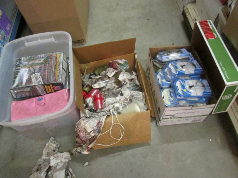 Large Lot of Misc Phone Cases Charg...