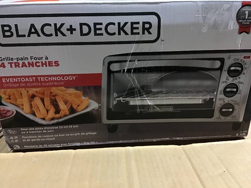 lot 3 image: BLACKDECKER 4-Slice Toaster Oven in Stainless Steel  open box in like new condition