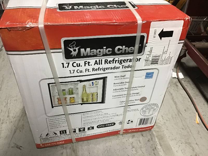 lot 10 image: Magic Chef 1.7 cu. ft. Freezerless Mini Refrigerator in Stainless Steel  open box in like new condition