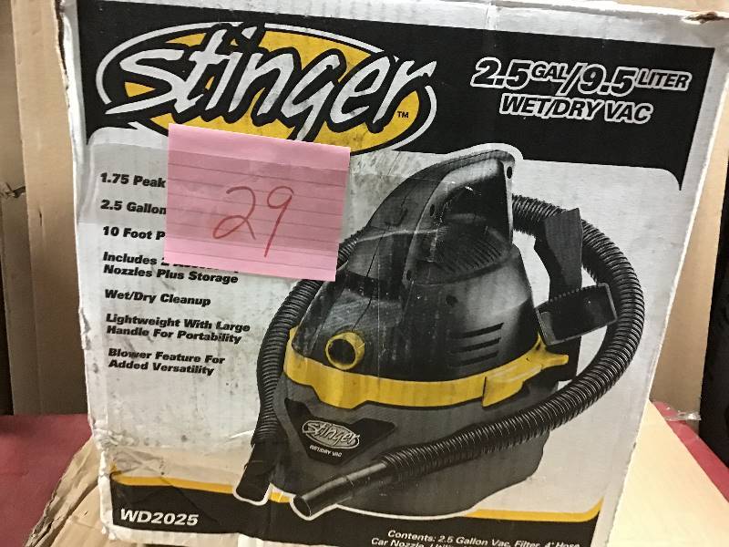 lot 29 image: Stinger 2.5 Gal. 1.75-Peak HP Compact Wet Dry Vac USED in good condition