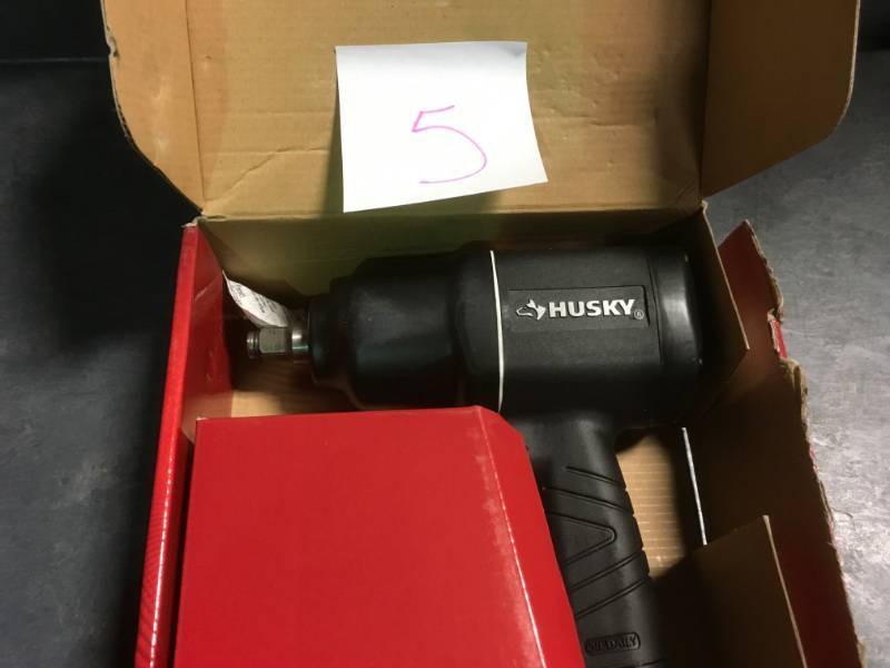 Husky 650 ft.lbs. 12 in. Impact Wrench  in like new condition