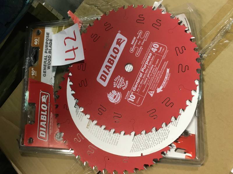 Diablo 10 in. x 40-Tooth General Purpose Saw Blade (2-Pack)  in like new condition