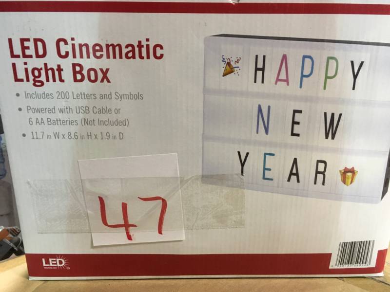 LED CINEMATIC LIGHT BOX Includes 200 Letteters and Symbols Powered with USB Cable or 6 AA Batteries (Not included)  in like new condition