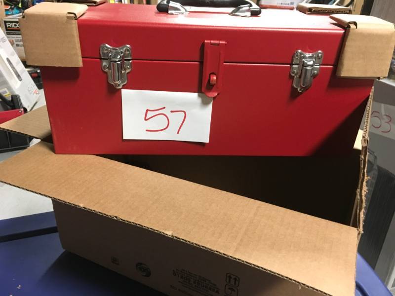 URREA Heavy Duty Metal Tool Box - 17 in. X 7 12 in. X 7 in. not used