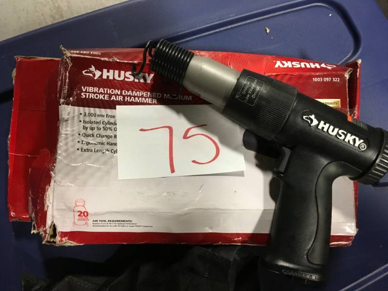 Husky Vibration Damped Medium Stroke Air Hammer in very good condition