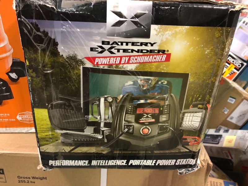 Schumacher  Battery Extender 12-Volt, 1,200 Amp Battery Jump Starter  used in working conditions