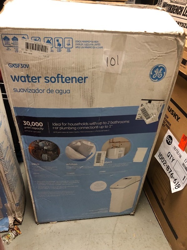 GE  30,000 Grain Water Softener for parts o repairs damage