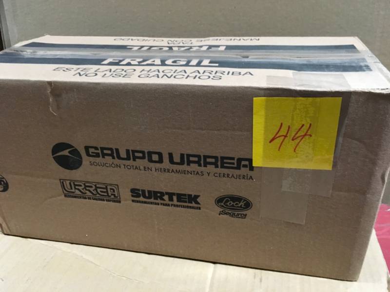 lot 44 image: URREA Heavy Duty Metal Tool Box - 17 in. X 7 12 in. X 7 in.not used