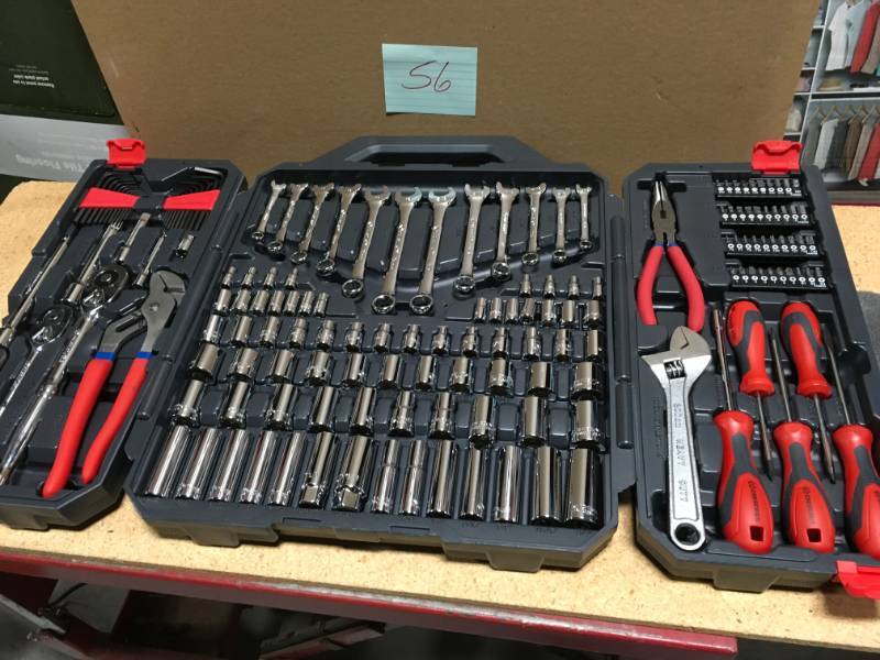 lot 56 image: Crescent 14 in., 38 in. and 12 in. Drive 6 and 12 Point SAEMetric Mechanics Tool Set (170-Piece) in like new condition