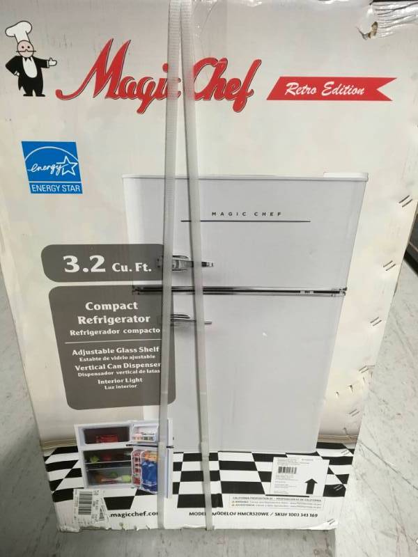 lot 58 image: Magic Chef Retro 3.2 Cu. Ft. 2 Door Mini Refrigerator in White in like new condition