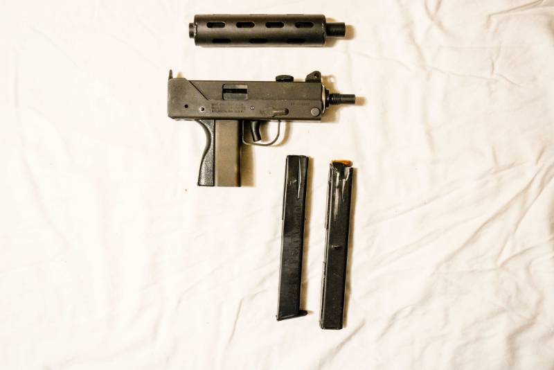 lot 2 image: MAC 11 hand gun 380 ACP SEMI AUTO with extra clips SUPPRESSOR