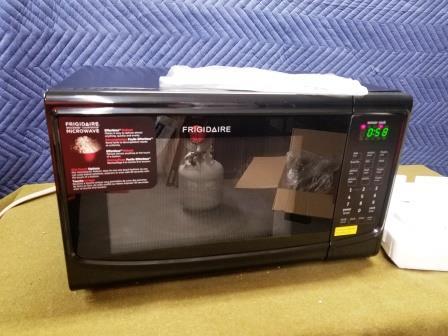 lot 10 image: Frigidaire Microwave