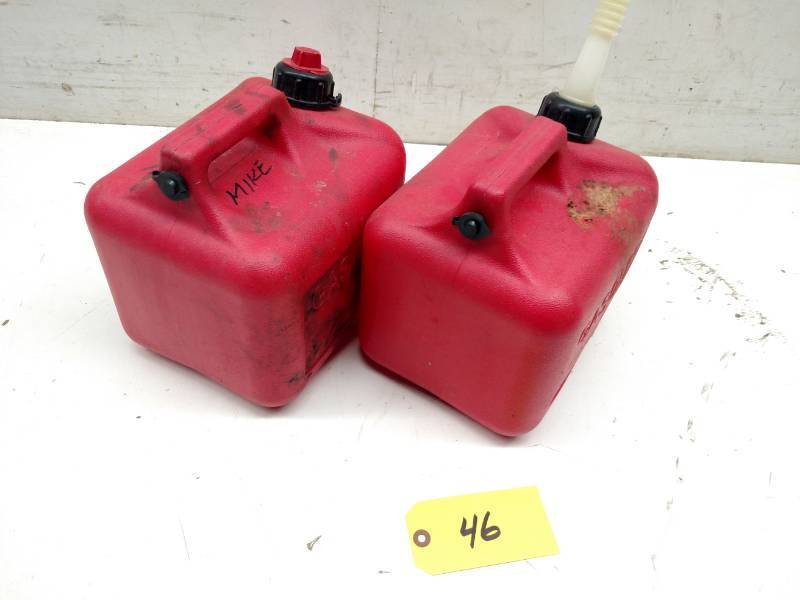 lot 46 image: (2) 2 Gallon Gas Cans...