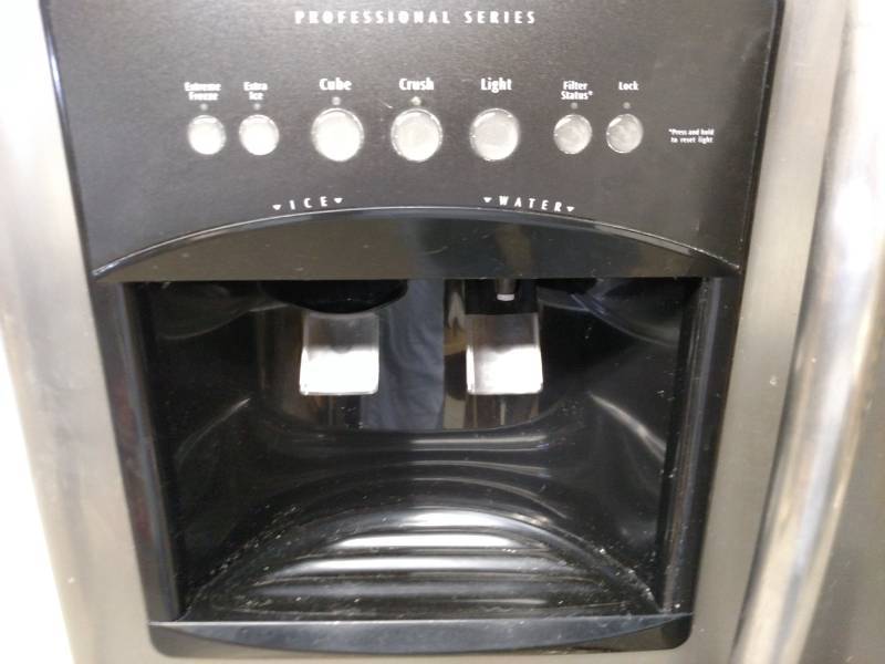 lot 62 image: Frigidaire PLHS269ZDB1 Refrigerator...
