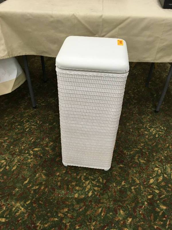 Clothes hamper