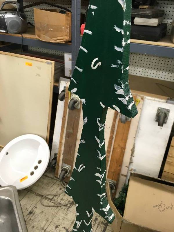 Wooden Christmas Tree W Hanging Hooks
