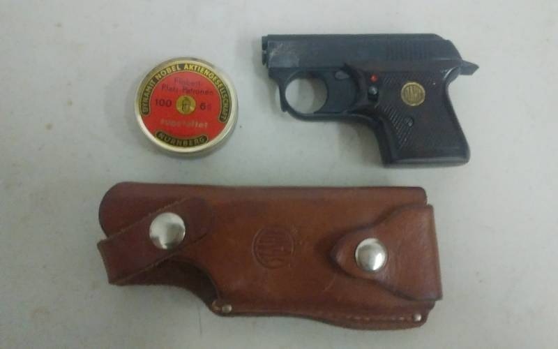 Starter Pistol, Leather Case & Ammo