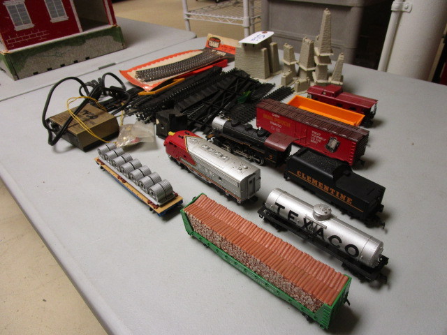 TYCO TRAINS  ACCESSORIES