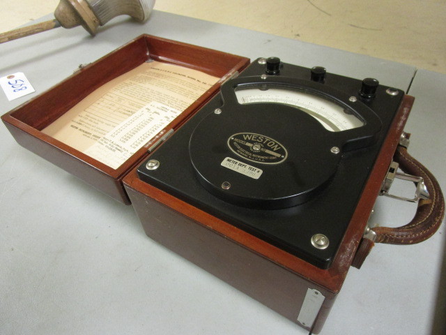 VINTAGE WESTON VOLTMETER
