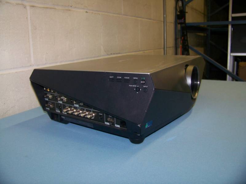 lot 39 image: Sony, VPL-FX40, LCD Projector with HDMI Input