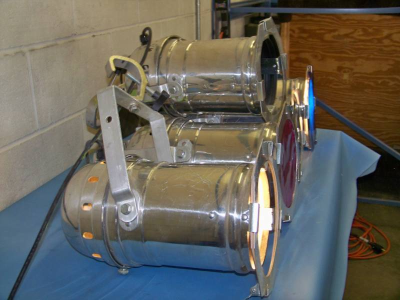 lot 72 image: (5) Studio  Stage Lights with Mounting Brackets