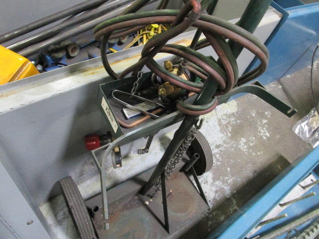 lot 22 image: Torch Set & Cart