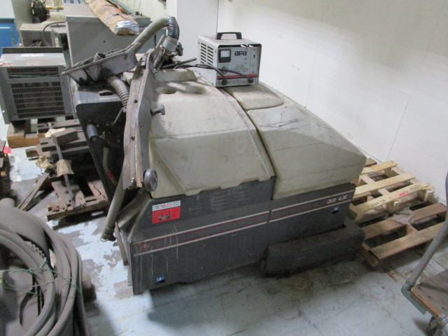 lot 24 image: Advance 32LX Floor Scrubber (needs work)