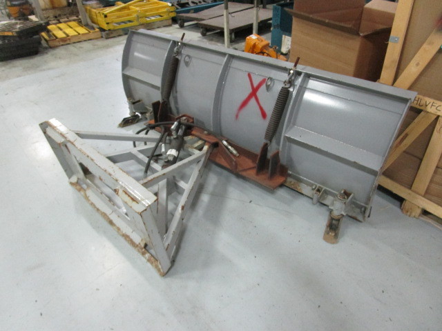 lot 29 image: Shop Built 7 12 Skidsteer Snowplow