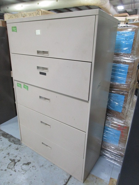 lot 60 image: Lateral File Cabinet 42x18x65