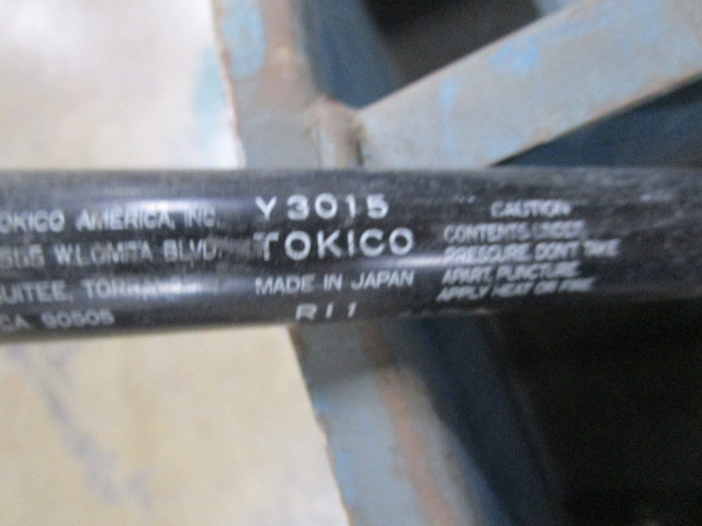 lot 65 image: Tokico Y3015 Gas Shocks