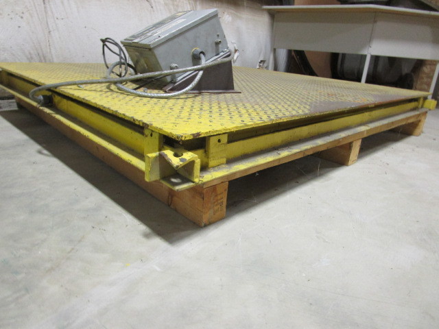 lot 77 image: Flex Weigh 10,000 lb Scale