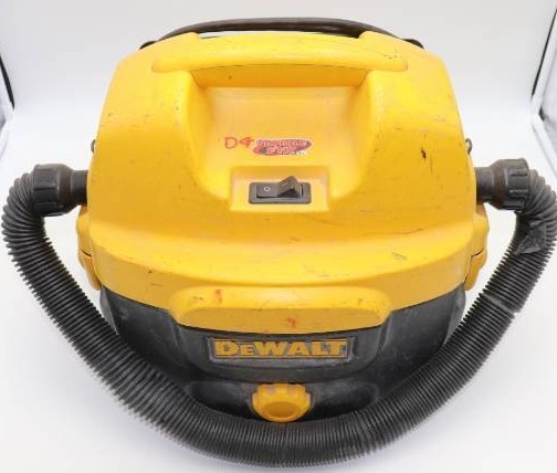 lot 11 image: 18V Dewalt Cordless Vacuum CleanerBattery