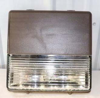 lot 46 image: 175watt Outdoor Fixture