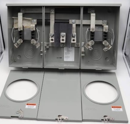 lot 20 image: 200A Durham Dual Meter Socket