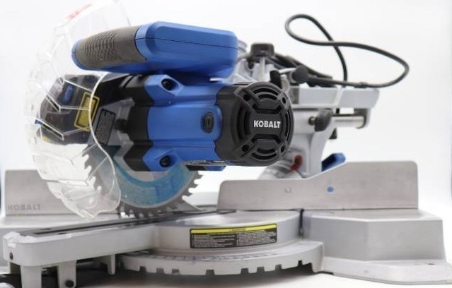 lot 4 image: Kobalt Compact 7-14-in 10-Amp Single Bevel Sliding Laser Compound Miter Saw