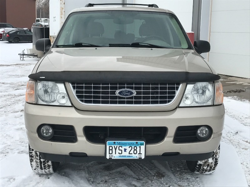 2004 Ford Explorer XLT (4WD)