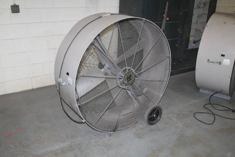 lot 10 image: TPI Corporation 48-inch Industrial Belt-Drive Portable Drum Floor Fan